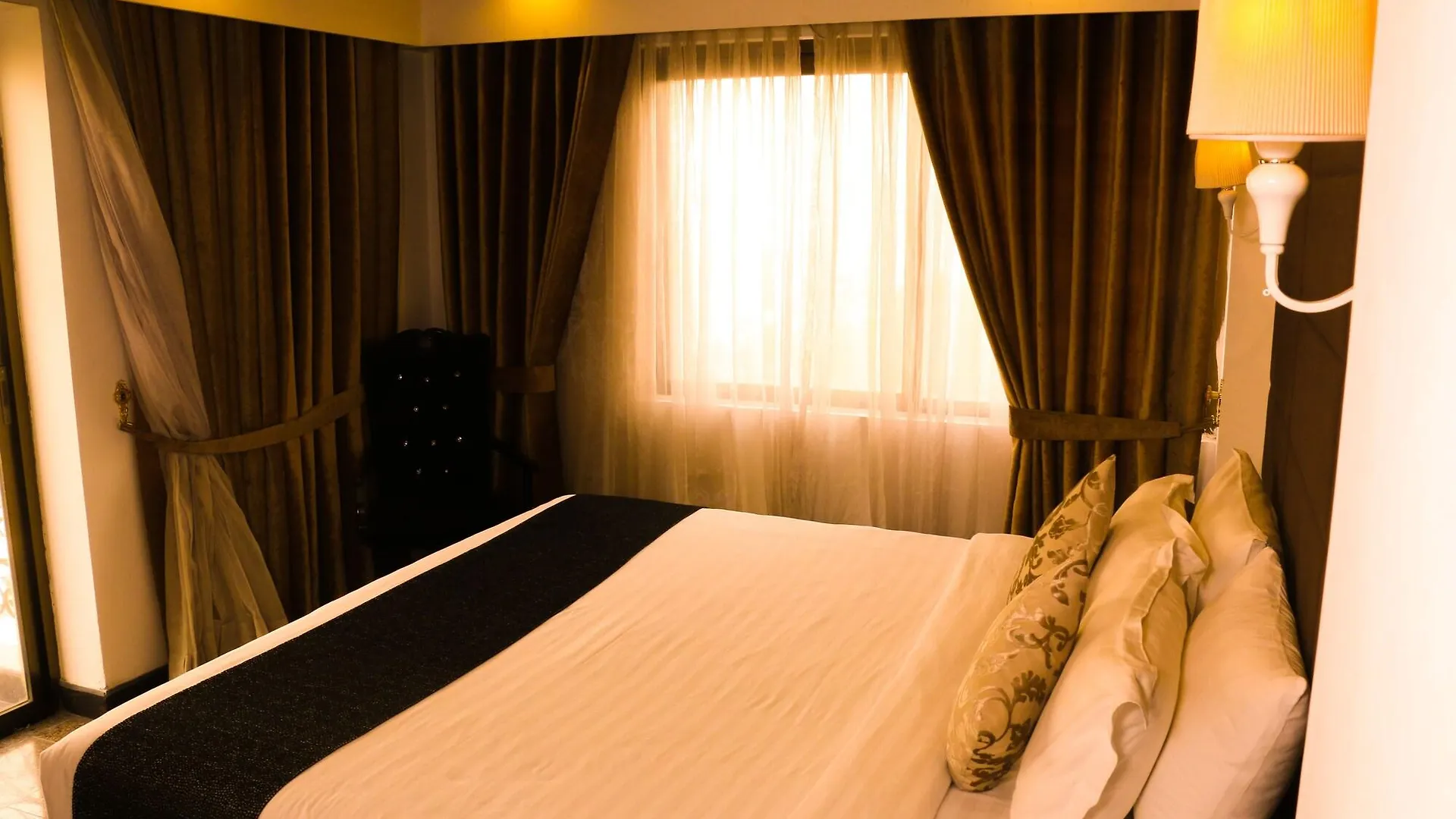 Monsoon Inn Dhaka Hotel